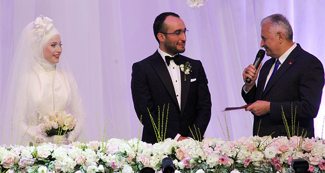 Meclis Başkanı Yıldırım’dan nikahta gençlere esprili öğüt