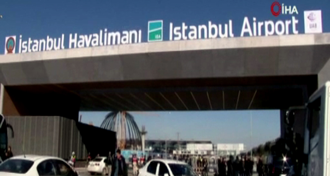 İstanbul&#039;un yeni havalimanının tabelası asıldı