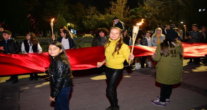 -Erbaa’da öğrencilerden Cumhuriyet yürüyüşü
