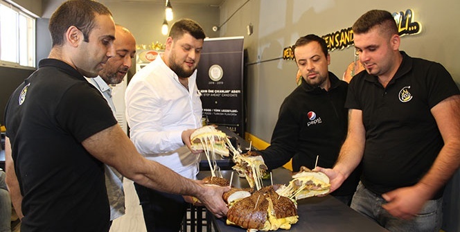 Böylesi görülmedi, 8 kişi için yaptı! Fiyatı ise...