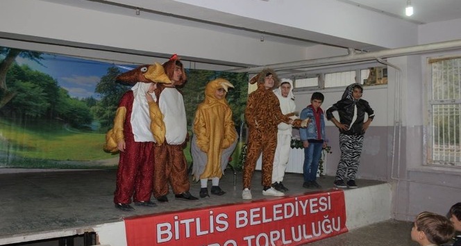 Bitlis’te ‘Ormandaki Dostluk’ oyunu sahnelendi