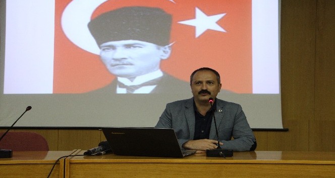 Elazığ’da &quot;Bir Şiir Atatürk&quot; konferansı