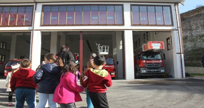 Safranbolu’da minik öğrenciler yangın tatbikatına katıldı