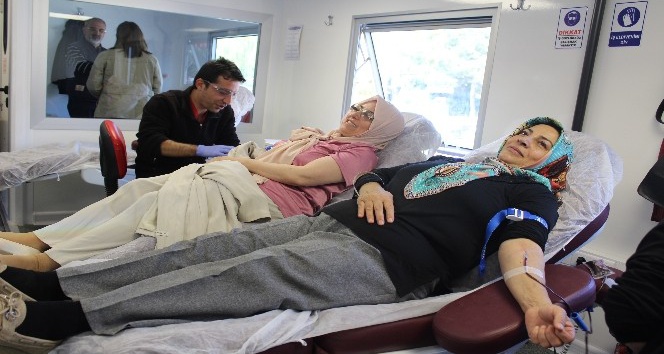 Elazığ’da kadınlardan kan bağışına destek