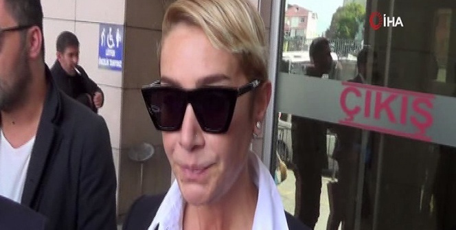 Şarkıcı Sıla, Ahmet Kural'dan şikayetçi oldu!