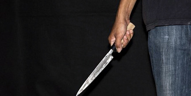 Korkunç! Müşteriyi kesip servis etti!