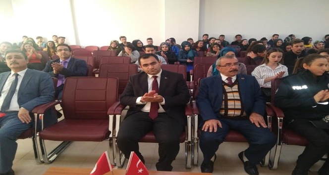 Daday’da üniversite öğrencilerine Cumhuriyet anlatıldı