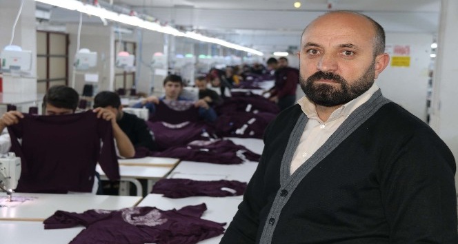 Bitlisli tekstilci dolara inat istihdama katkı sağladı