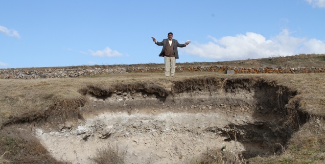 Arazisinde hazine olduğunu iddia etti! Böyle seslendi