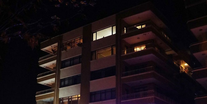 Evinin balkonundan çarşafla aşağıya inmeye çalıştı... Sonrası felaket!