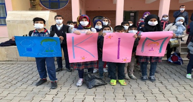 Öğrenciler, Lösemi’ye dikkat çekmek için maske taktı