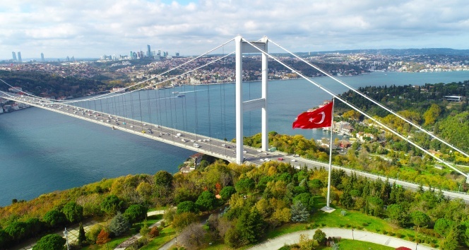 İstanbul&#039;da mest eden sonbahar manzarası