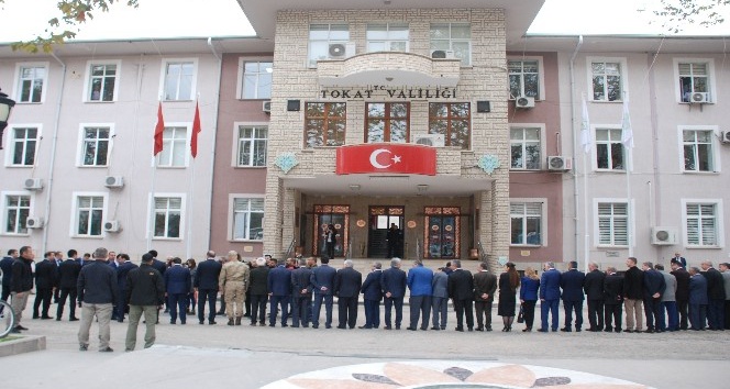 Tokat’ta vali karşılama kuyruğu