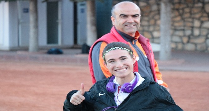 (Özel haber) Ailesi atletizme izin vermediği Urkuş Işık, Balkan şampiyonu oldu