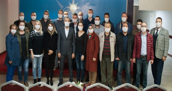 AK Partililerden Lösemili Çocuklar için ’maskeli’ farkındalık