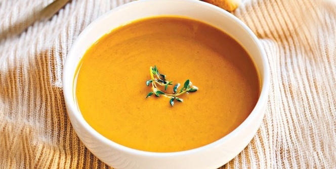 'Aç' olduğunu söyleyen kişiye çorba ısmarladı, kredi kartını çaldırdı