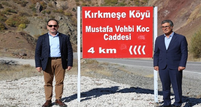 Köydeki bir caddeye &quot;Mustafa Vehbi Koç’un&quot; ismi verildi, aile teşekkür için temsilci gönderdi