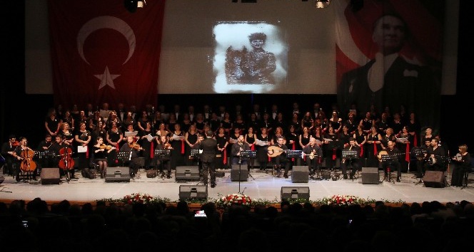 Bayraklı, Atatürk’ü andı