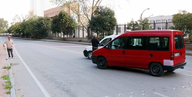 'Yol benim, sebze bahçesi yapacağım' diyerek caddeyi trafiğe kapattı