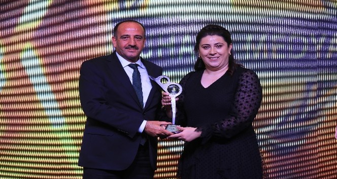 Fatih Duruay &quot;Yılın Gençlik ve Spora Katkı&quot; ödülünü aldı