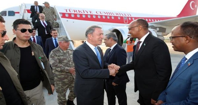 Milli Savunma Bakanı Hulusi Akar’ın Somali ziyareti