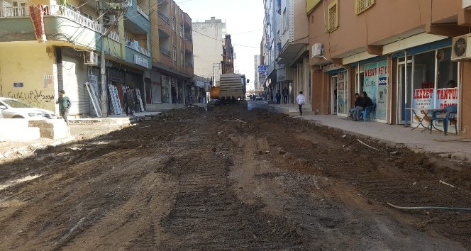 Silopi’de ara sokak çalışmaları devam ediyor