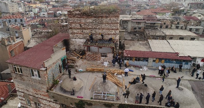 Sağır Han’daki kaçak yapı yıkılıyor, çalışmalar havadan görüntülendi