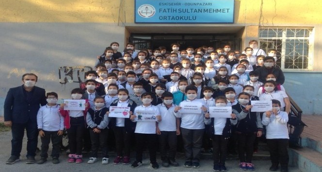 Fatih Sultan Mehmet Ortaokulu’nda empati eylemi