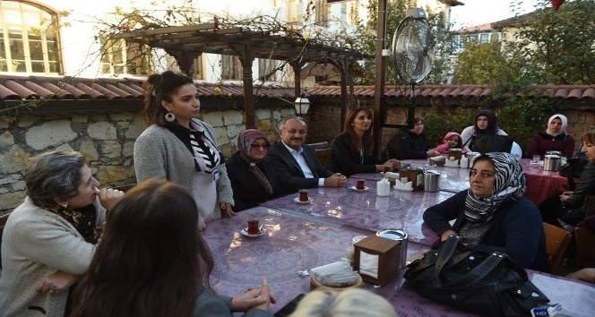 Belediye Başkanı Tahsin Babaş ev hanımlarıyla bir araya geldi