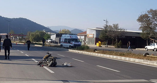 Bilecik&#039;te ambulans motosiklet ile çarpıştı: 1 ölü