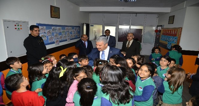 Vali Akın, devlet okullarını ziyaret ederek inceleme yaptı
