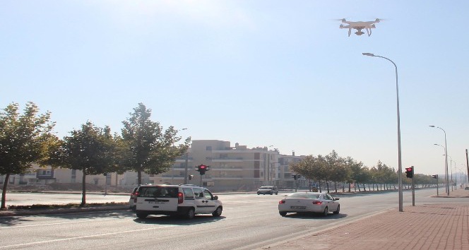 Droneli polislerden 74 sürücüye 19 bin lira ceza