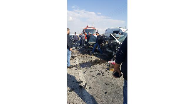 Afyonkarahisar’da trafik kazası, 2 ölü, 3 yaralı