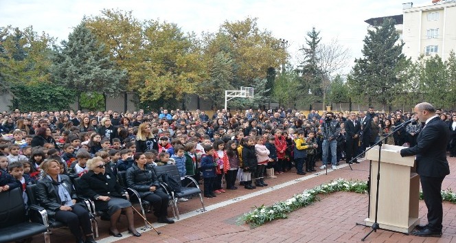 GKV’li öğrencilerden Atatürk’e sevgi seli