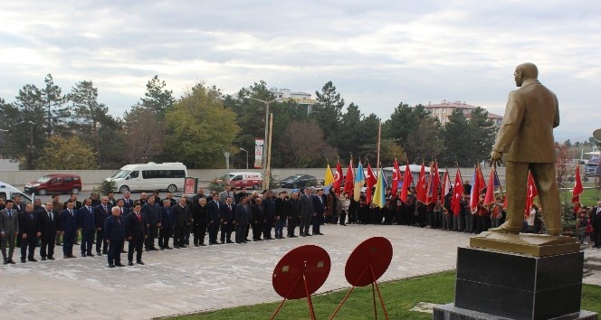 Zara’da Atatürk büstü törenle açıldı