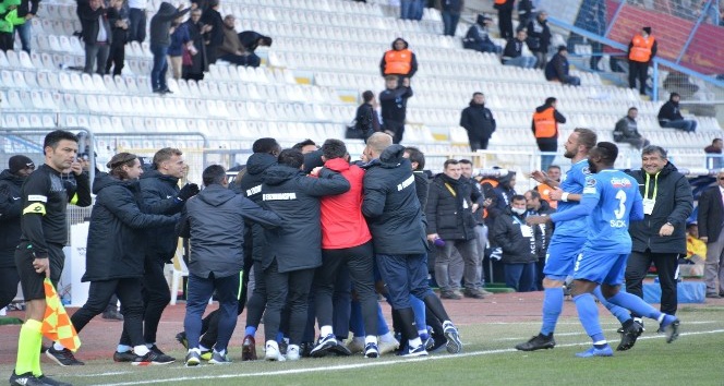Sportoto Süper Lig: B.B. Erzurumspor: 2 - Göztepe: 1 (Maç sonucu)