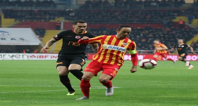 Spor Toto Süper Lig: Kayserispor 0 - Galatasaray: 1 (İlk Yarı)