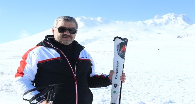 Erciyes Kış Sporları Merkezi’nde kayakçılar için fiyatlar değişmedi