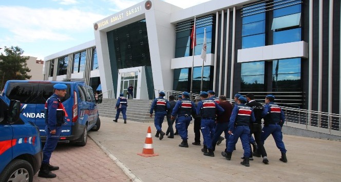 Burdur’da jandarma ile hırsızlık şüphelileri arasındaki silahlı çatışma