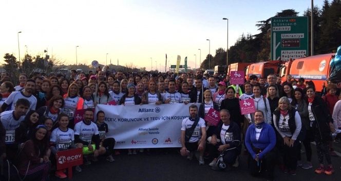 Allianz Türkiye, 40&#039;ıncı İstanbul Maratonu’nun en kalabalık koşu takımıyla, çocukların iyiliği için koştu