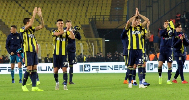 Fenerbahçe 4 maç sonra evinde kazandı