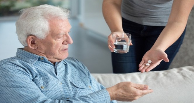 Aspirin’i ileri yaşlarda daha dikkatli kullanın