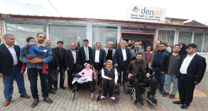 Başkan Karaosmanoğlu engelli vatandaşlarla bir araya geldi