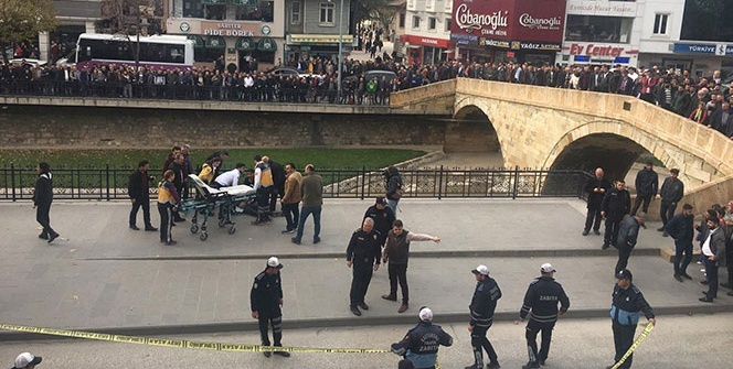 Sokak ortasında dehşet! Sesi duyan oraya koştu