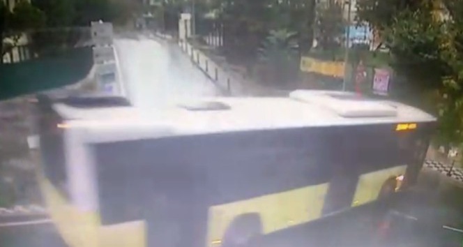 Beşiktaş’ta otobüsün kaza anı kamerada