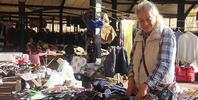 Bir döneme damga vurmuştu! Ünlü sanatçı tezgah başında