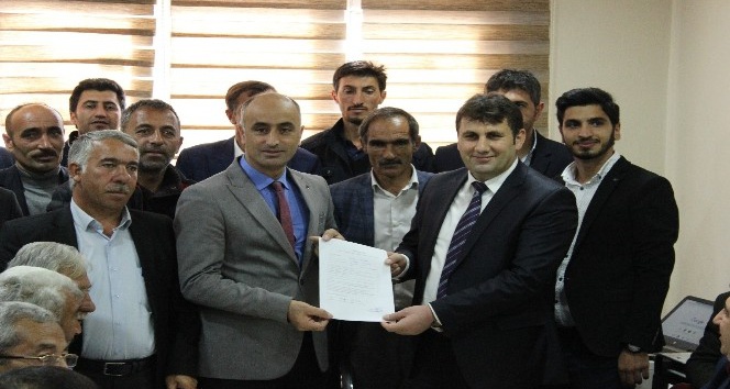 Melik Yaşar, AK Parti’den Çat Belediye Başkan aday adayı oldu