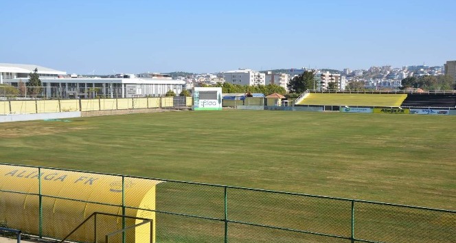 Aliağa’daki Yeni Mahalle’ye FİFA standartlarında futbol sahası