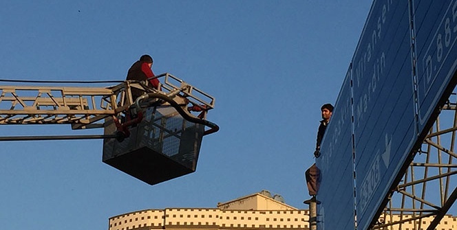 Korku dolu anlar! Polis zor ikna etti