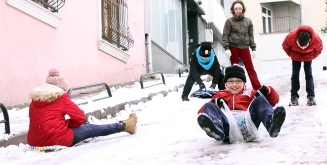 O ilçemizde okullara 2 gün kar tatili